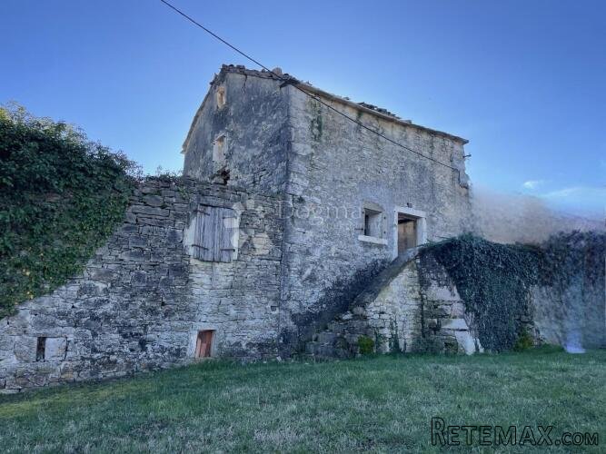 KUĆA ZA RENOVACIJU SA PREDIVNIM POGLEDOM, GROŽNJAN - 2