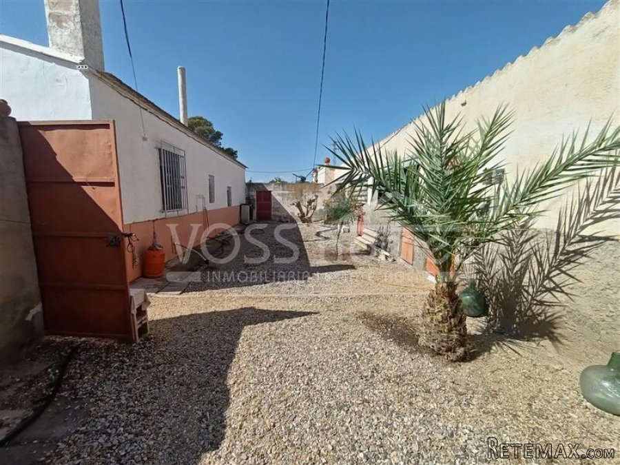 NEW LISTING - A 3 bed, 1 bath country property of 100m2.. - 12