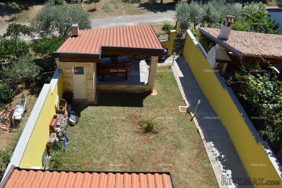 PULA Prodajemo kuću sa četiri odvojena stana . Kuća se sa.. - 12