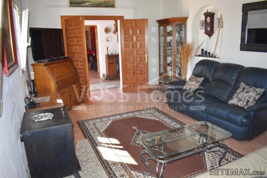 EXCLUSIVE LISTING - Large, 250m2 "OFF GRID", full of.. - 13
