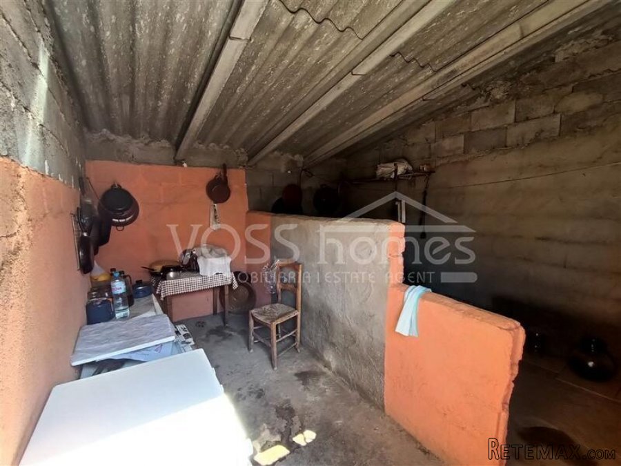 NEW LISTING - A 3 bed, 1 bath country property of 100m2.. - 13