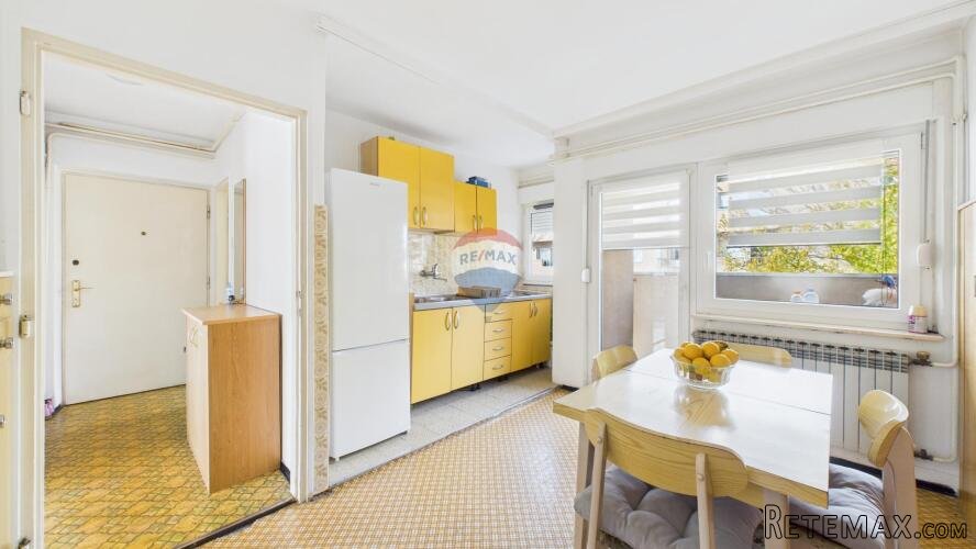 Zagreb, Maksimir - dvosoban stan + parking, lođa, balkon - 3