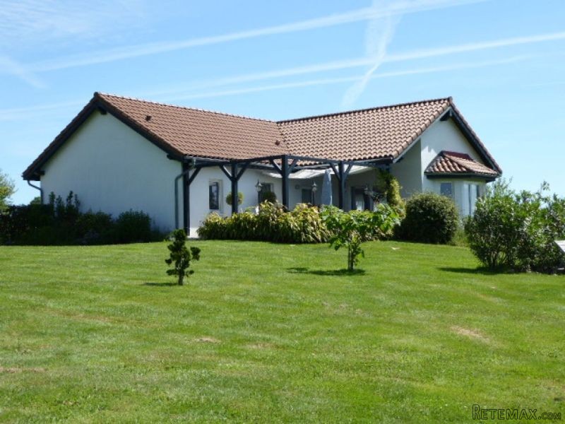 Contemporary Bungalow On Large Plot..