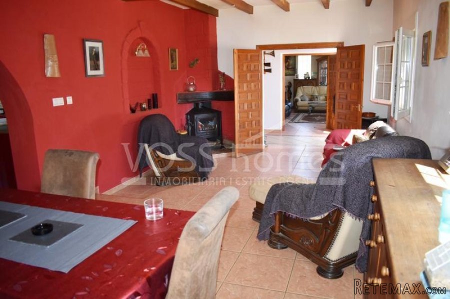 EXCLUSIVE LISTING - Large, 250m2 "OFF GRID", full of.. - 15