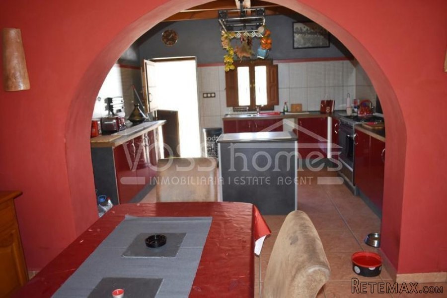 EXCLUSIVE LISTING - Large, 250m2 "OFF GRID", full of.. - 16