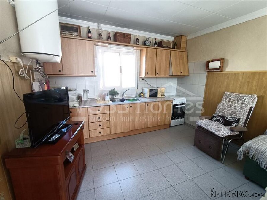 NEW LISTING - A 3 bed, 1 bath country property of 100m2.. - 16