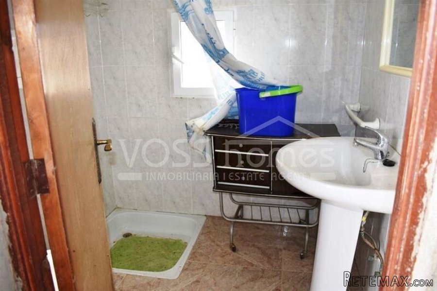 A lovely 5 bed, 2 bath, Two Storey Detached Country House.. - 18