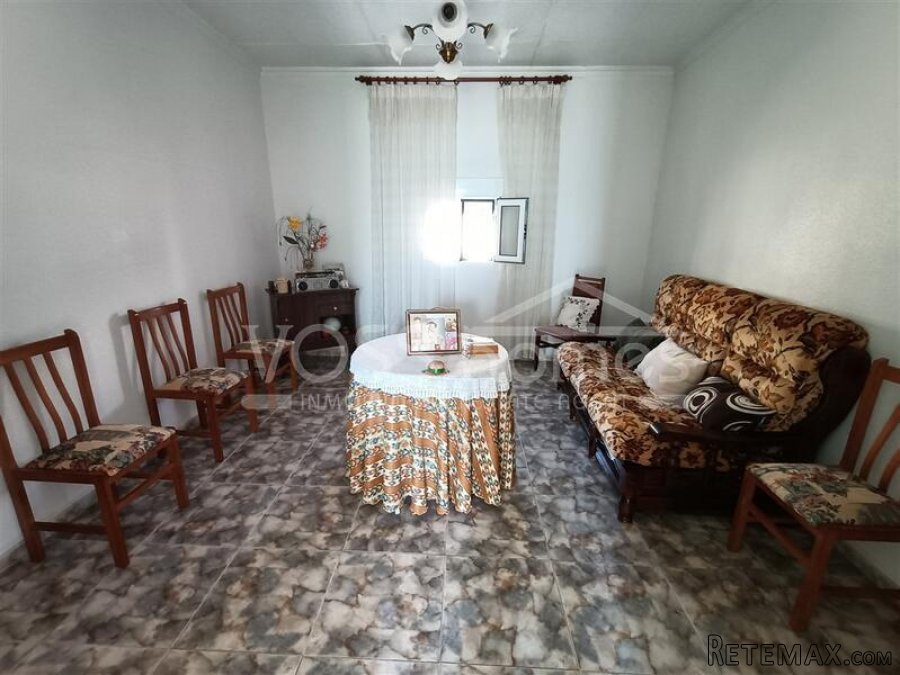 NEW LISTING - A 3 bed, 1 bath country property of 100m2.. - 18