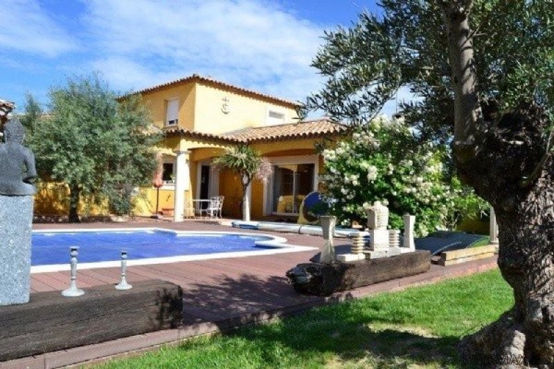 Beautiful Languedocian Villa With 155..