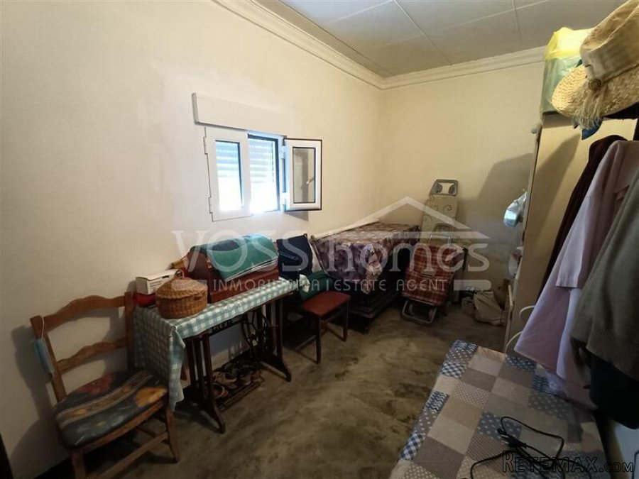 NEW LISTING - A 3 bed, 1 bath country property of 100m2.. - 19