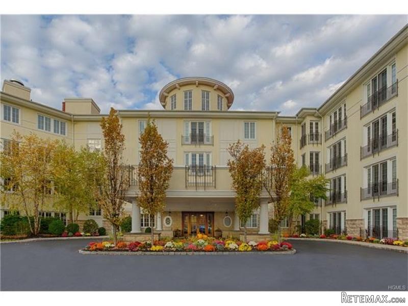 2 bedroom House For Sale: 405 Trump..