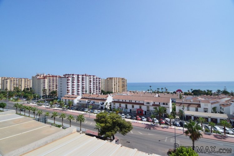 Duplex i Torrox Costa om 3 rum & kök med en underbar..