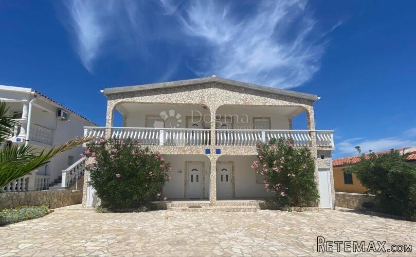 PRODAJE SE APARTMAN VIR 50 m2