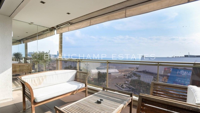 Modern apartment with sea view Cannes..