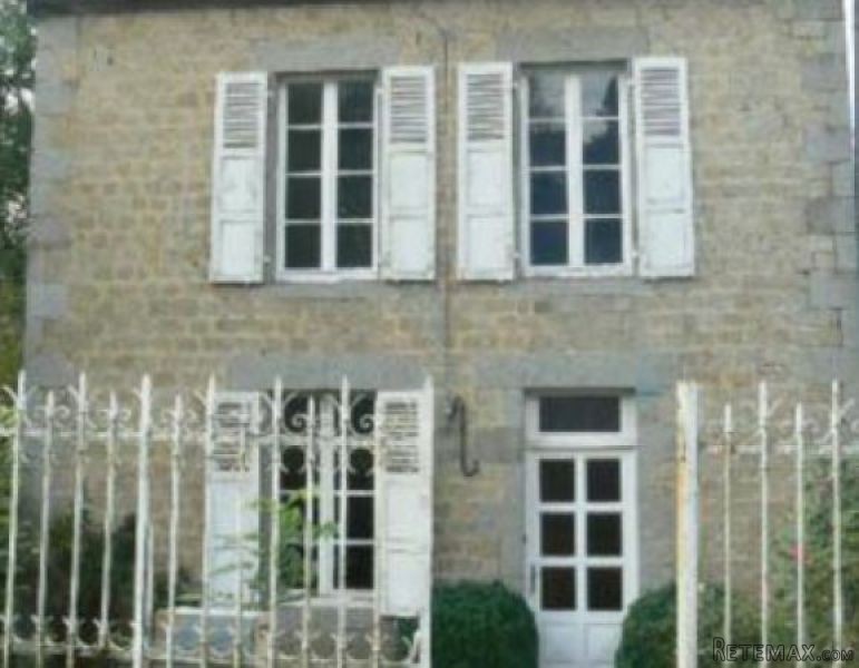 Nice Formal House Near to Town