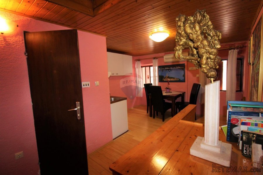 Rovinj,kuća u starom gradu,super lokacija,4 apartmana-225m2 - 5