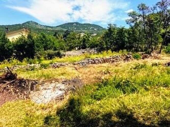 Hreljin, građevinski teren od 1100m2 s otvorenim pogledom