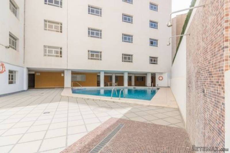 4 Bedroom 2 Bathroom Apartment In.. - 2