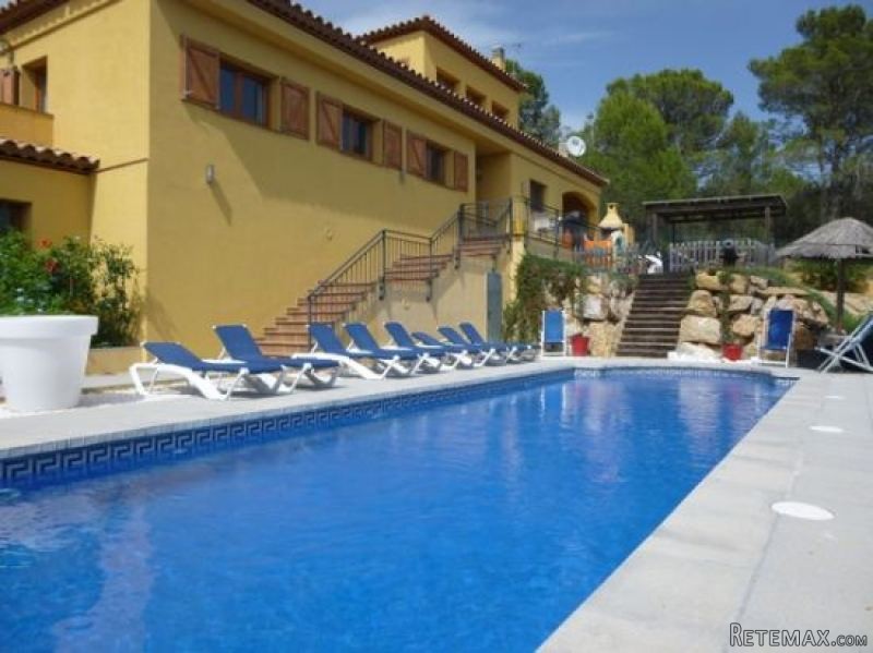 Beautiful House With Pool And Near..