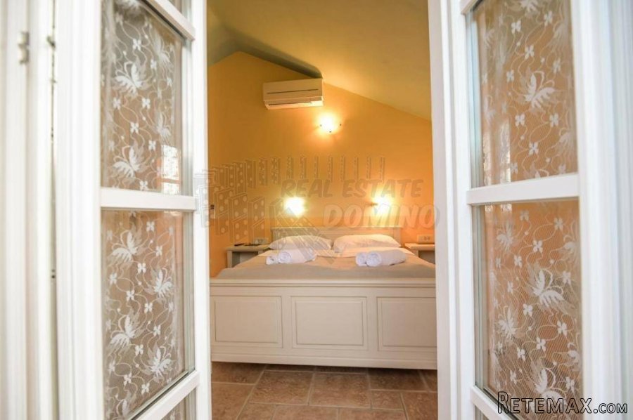 Prekrasna rustikalna vila sa bazenom i okućnicom! - 10