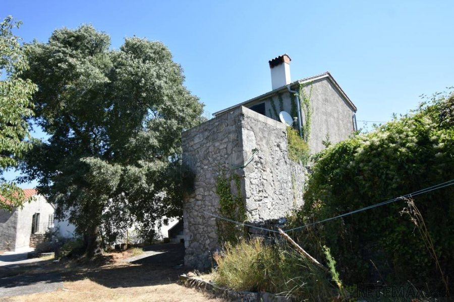 Samostojeća kuća sa velikom okućnicom! - 2