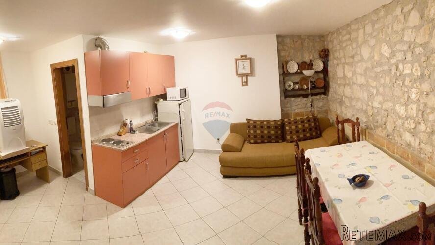 VRSAR, centar- kuća s 4 apartmana