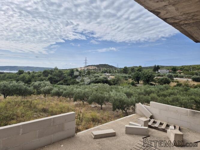 Zemljište 2200m2 sa kućom 423m2 - 3
