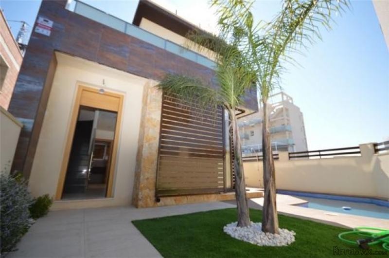 2 bedroom detached house for sale