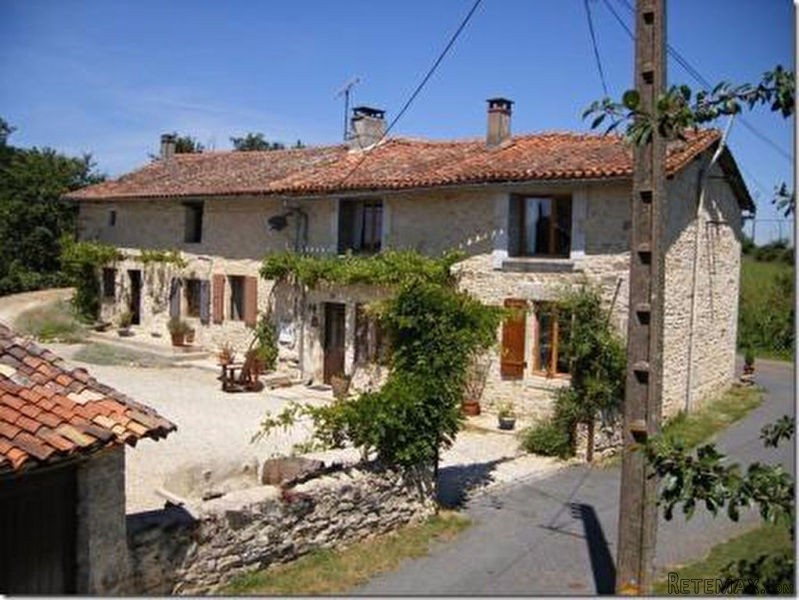 4 Bed Farmhouse With Cottage..