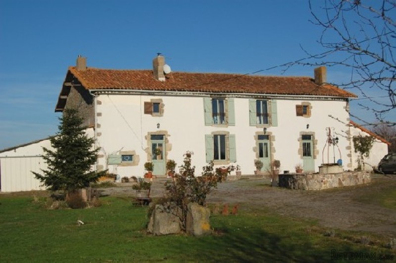 Superb Country Estate, Great Location