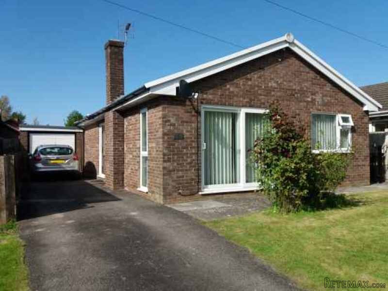 2 bedroom, Detached Bungalow house for..