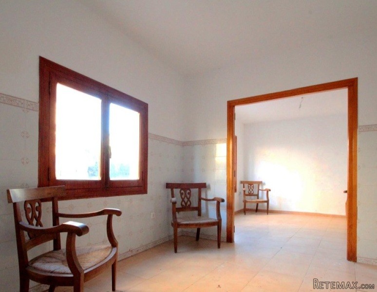 5 Bedrooms - Townhouse - For Sale - 2
