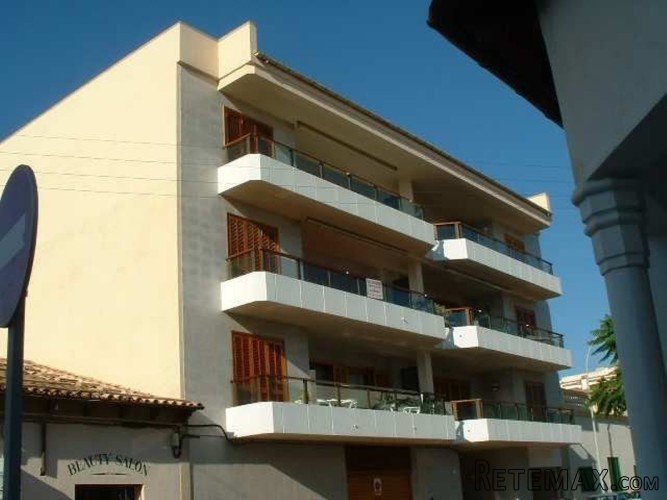 Second line (Only 90m from the seafront) and second floor.. - 2
