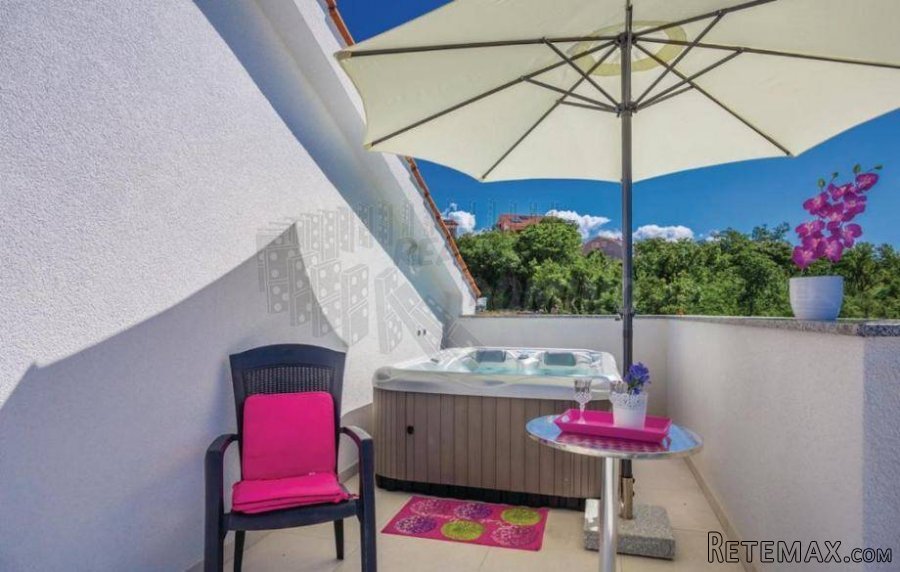 Apartman s prekrasnim pogledom na more! Njivice! - 3