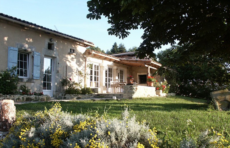 Beautifully Restored Farmhouse With 2..