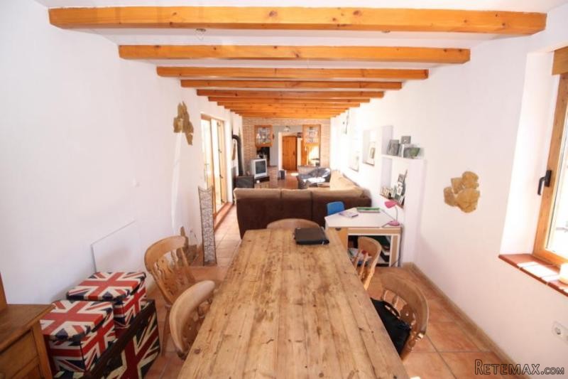 *Impressive 3 bed 2 bath house set in.. - 2
