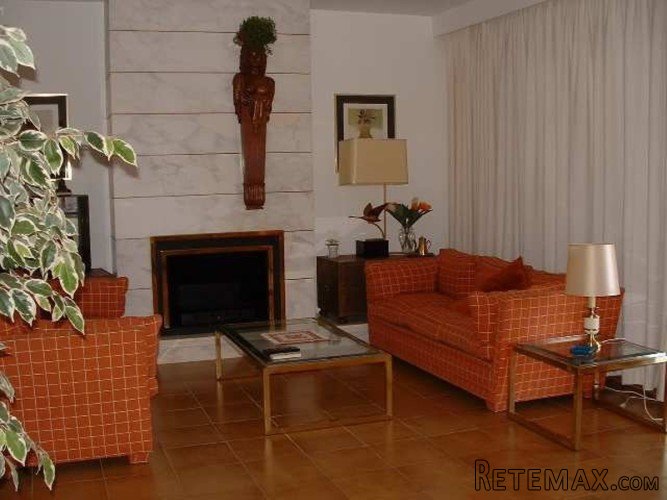 Second line (Only 90m from the seafront) and second floor.. - 3
