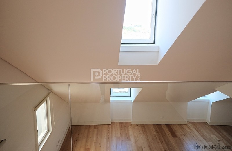 Modern Duplex Apartment in Lisbon - 2