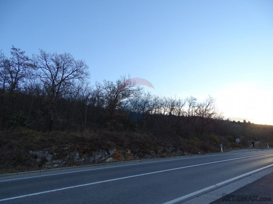 Jadranovo - teren za poslovnu djelatnost - 5