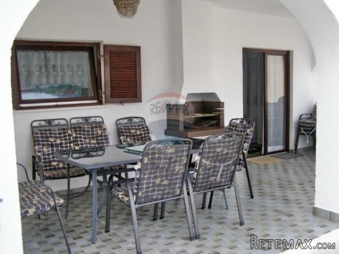 Kuća sa šest apartmana i bazenom - 3
