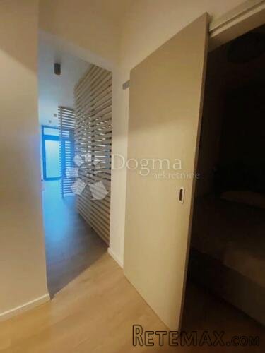 Dvije stambrne jrdinice , LUKSUZNI APARTMANI !!! - 9