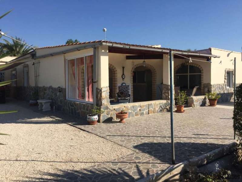 3 Bedrooms - Villa - Alicante - For Sale