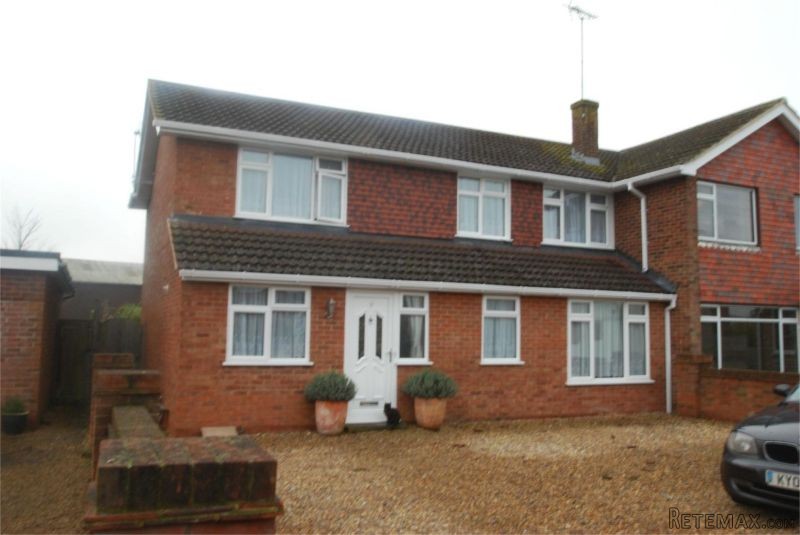 4 Bedroom Semi-Detached House