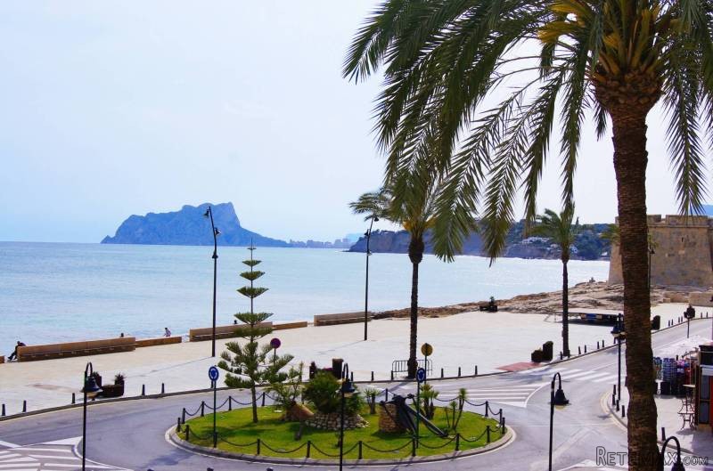 Frontline 2 bed apartment in Moraira