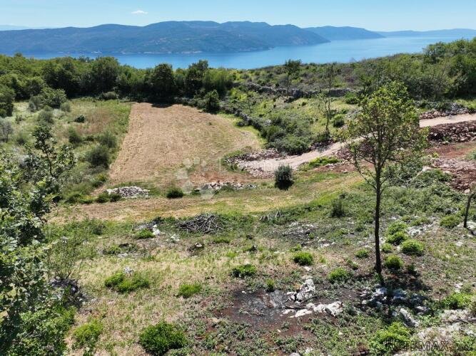 Građevinsko zemljište na istočnoj obali Istre - 2
