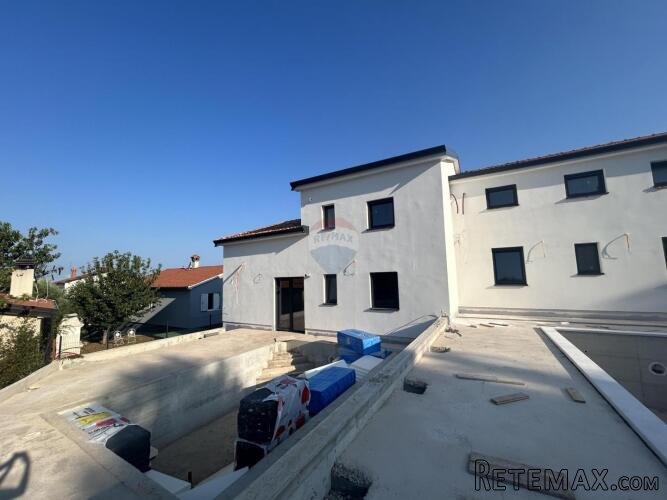 Višnjan, dvojna kuća sa pogledom na more - 2