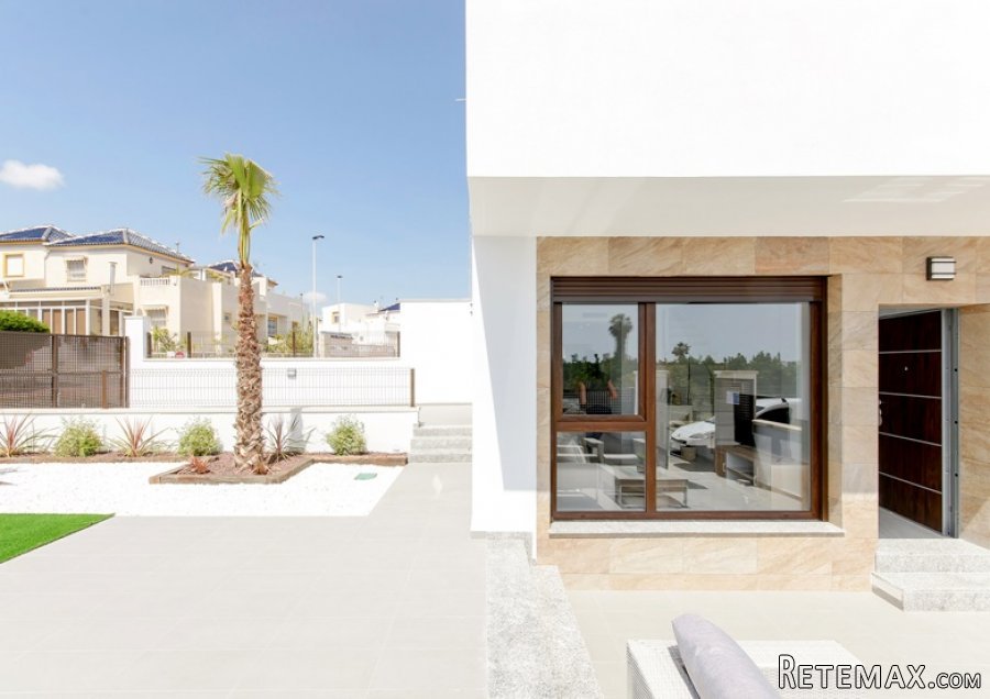 Los Altos is located just minutes from the prestigious.. - 3