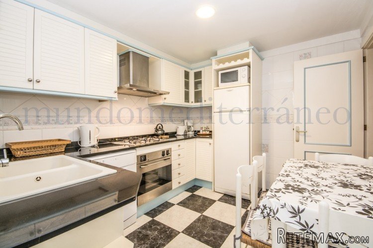 Excellent town center apartment in the main square in.. - 4