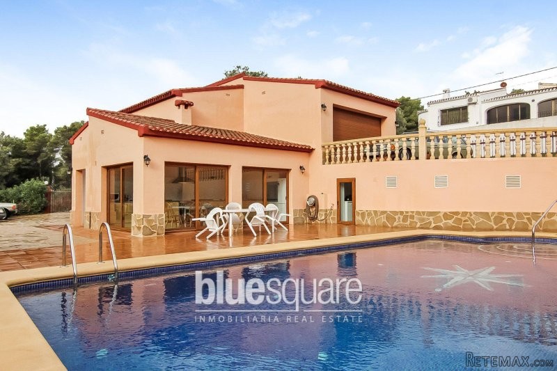 Lovely 5-Bedroom Villa - 2