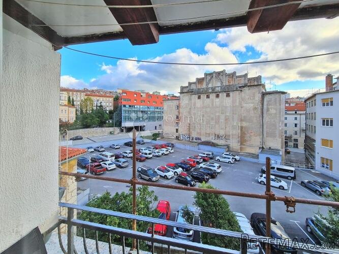 Tri apartmana u srcu grada - 10